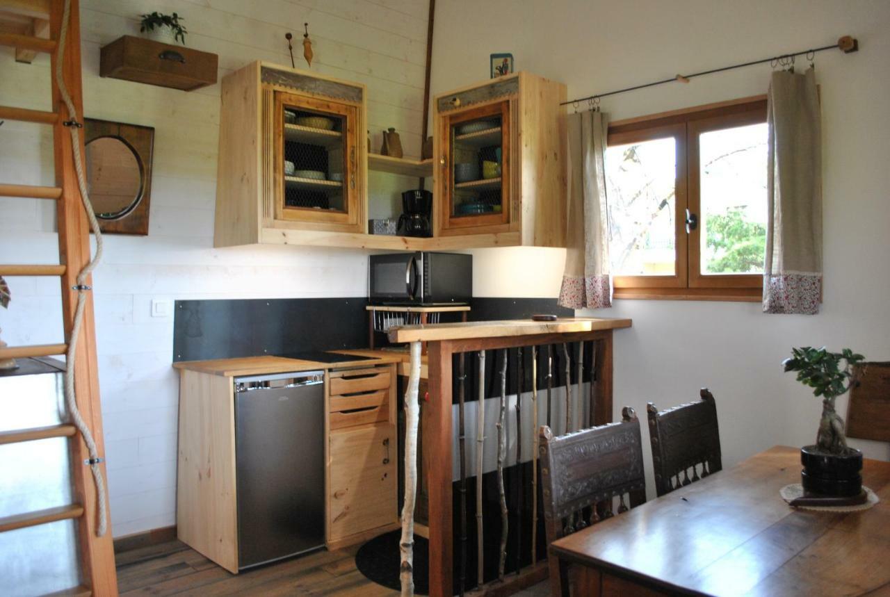 L'Etournelle - Cabane Perchee Chaussan ภายนอก รูปภาพ